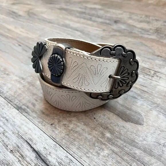 Genuine Leather White Western Belt Size 28 Tooled Pattern Silver Concho Buckle - Picture 6 of 11
